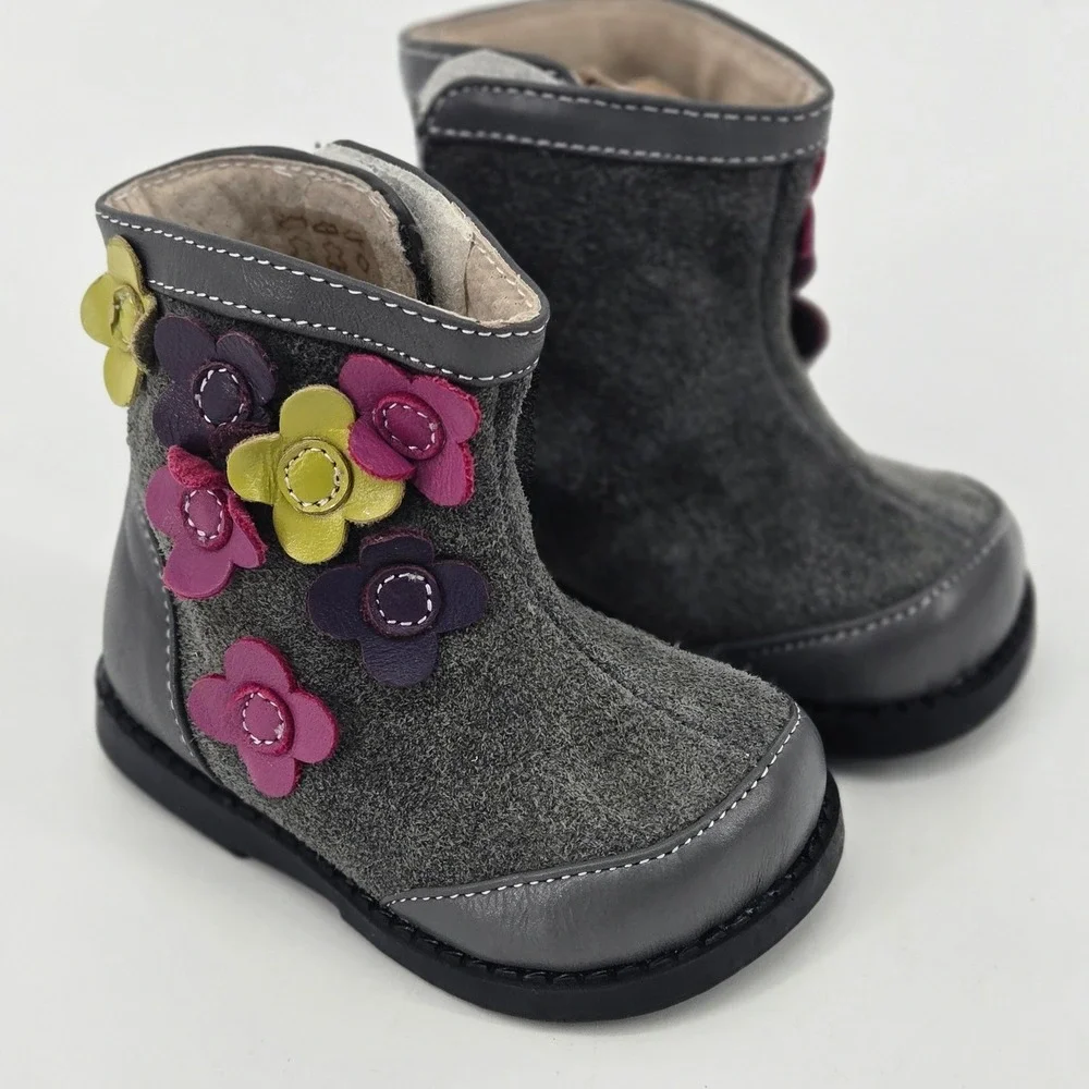See Kai Run Smaller Girls Gray Suede Leather Flowers Booties Toddler Shoes 3 EUC